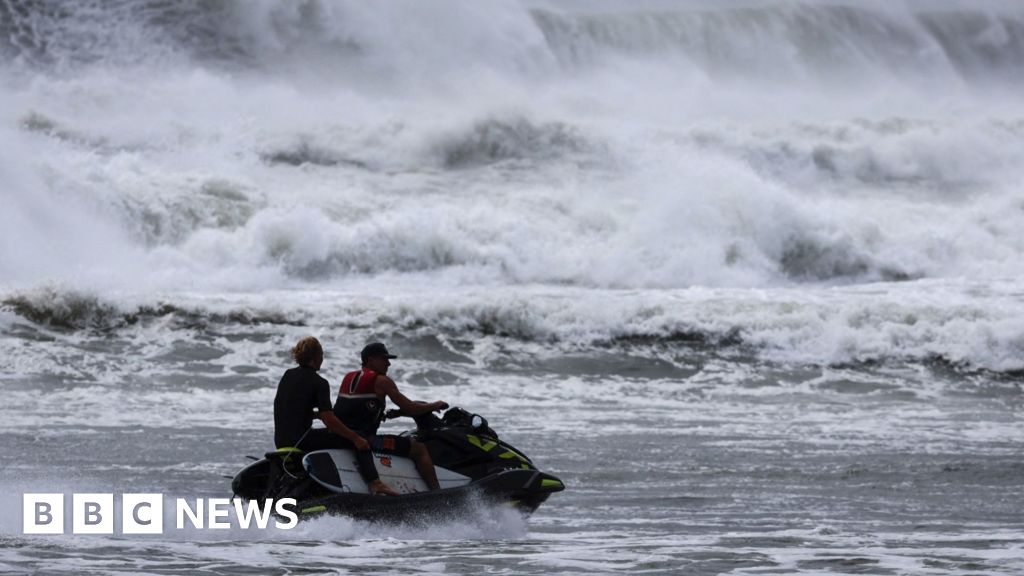 Watch: Australia's central east coast braces for cyclone