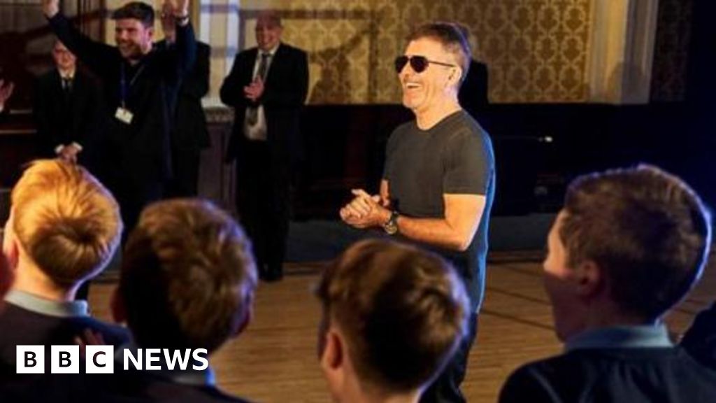 Britain’s Got Talent: Simon Cowell mengejutkan paduan suara sekolah Glantaf