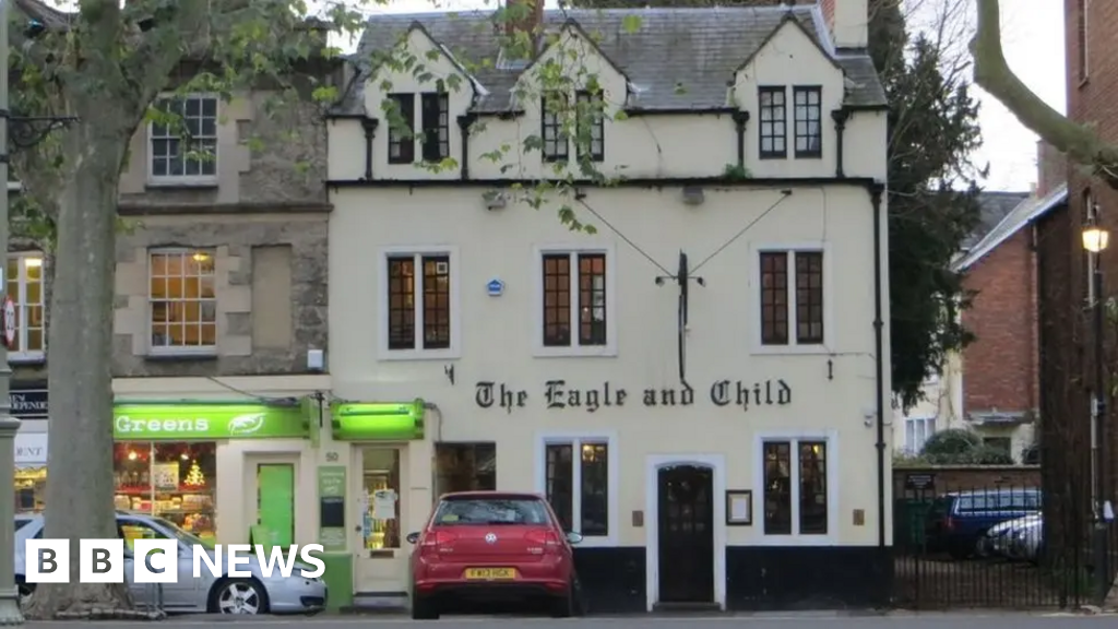 Eagle and Child: Plan to protect Oxford’s Tolkien and Lewis pub