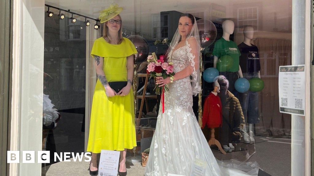 Real-life mannequins pose in Driffield shop window for charity