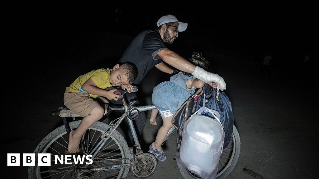 'The bombing has been insane': Palestinians scramble to flee Israeli assault on Gaza City thumbnail