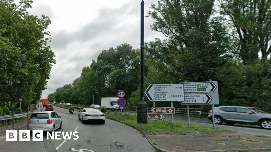 A35 Christchurch roadworks makes running a business 'impossible' to plan