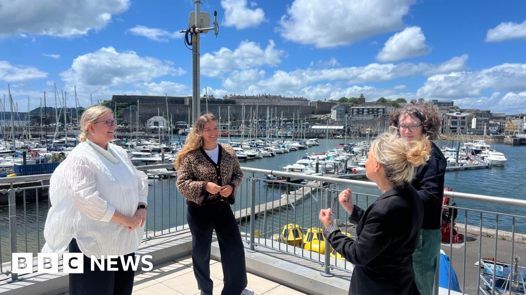 New British Sign Language for marine life launched
