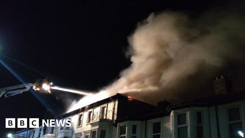 Significant Fire In Great Yarmouth Derelict Hotel Bbc News