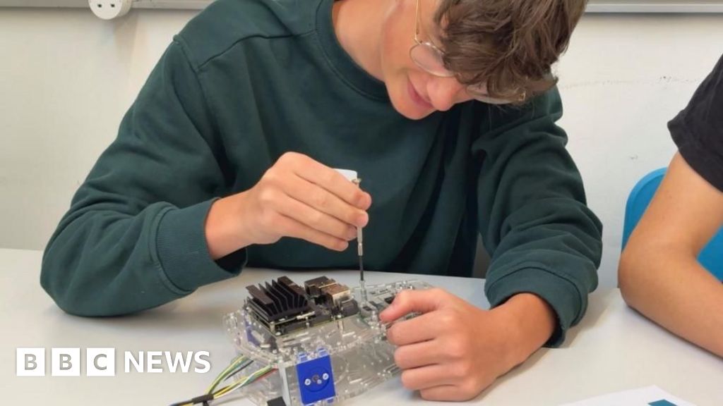 bbc.co.uk - Kate Justice - Hereford robot sessions aim to inspire future engineers