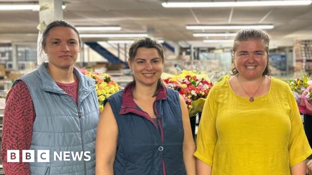 Last mail plane is end of an era for Guernsey flower business
