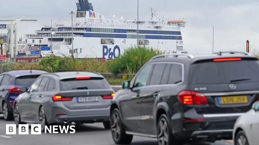 Dover delays: Long queues for passengers at port