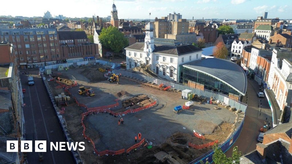 'Remarkable' discoveries under market as dig ends