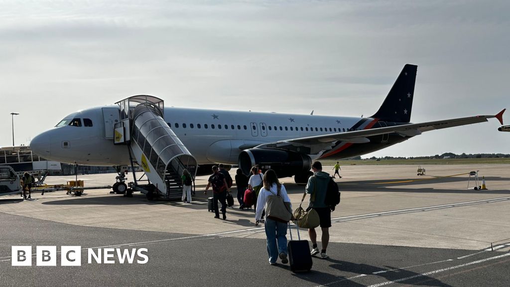 Guernsey deputy concerned about Aurigny wet lease costs