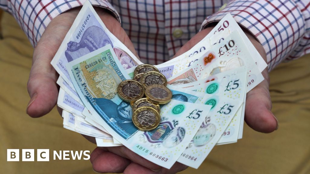 Councillors in Wales to get 6% pay rise despite pleas from councils