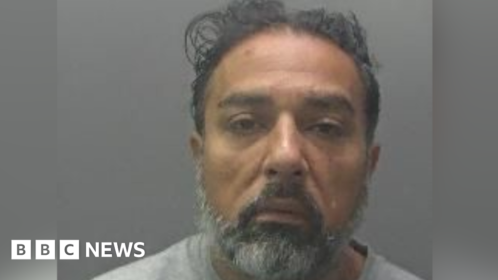 Peterborough man who slashed woman's arm during robbery jailed