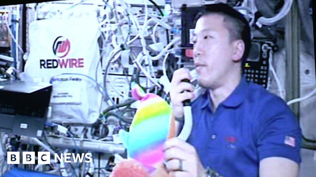 Warwickshire Scouts talking to astronaut on International Space Station