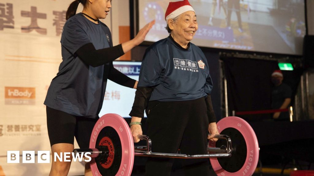 90-year-old with Parkinson’s enters weightlifting contest