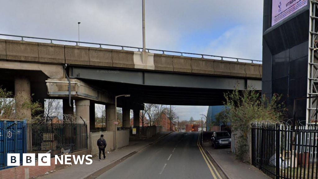 Oldbury car flip crash leaves one man dead and another hurt - BBC News