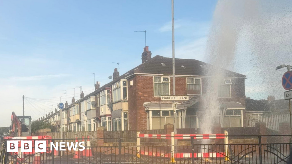 Marfleet Lane in Hull closed due to burst mains - Yorkshire Water - BBC ...