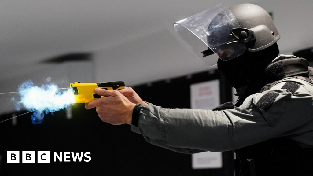 Taser trial for prison officers to tackle violence