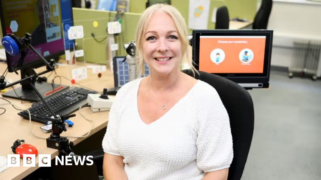 Communication aid technology 'opens doors' for patients BBC News