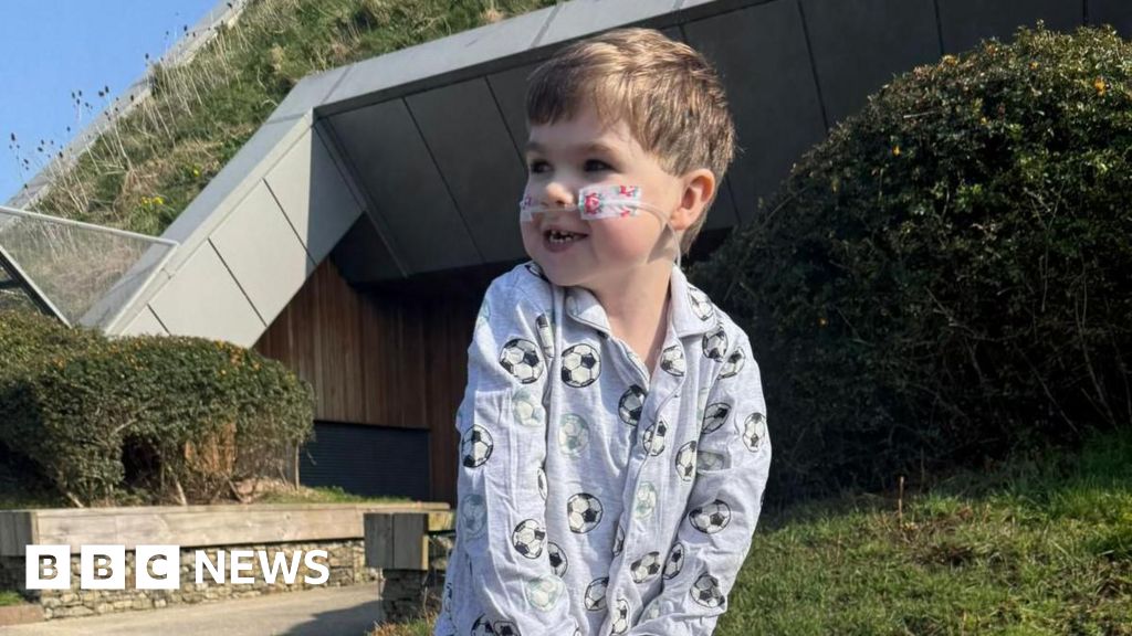 Boy, 5, goes outside for first time since open-heart surgery