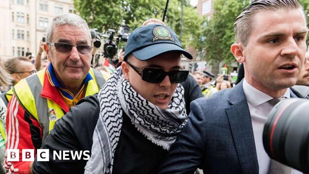 Decision over Kneecrper terror charge delayed