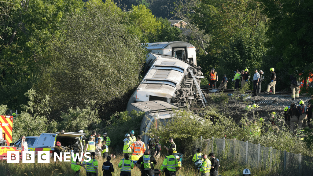Two seriously hurt as passenger train derails