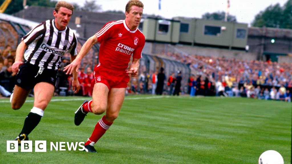 Former Liverpool star Steve Nicol to sell his winners' medals