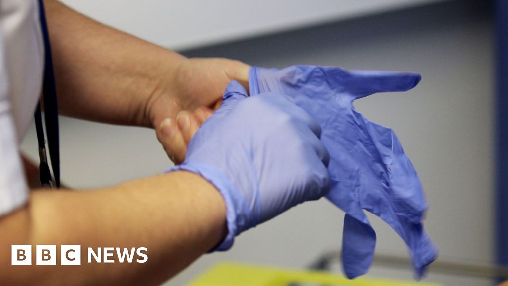 Warning after woman dies following 'arm tuck' in Turkey