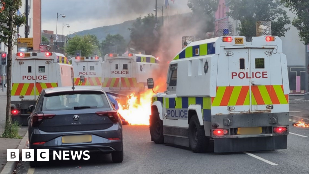 NI leaders condemn violence after Belfast weekend protest