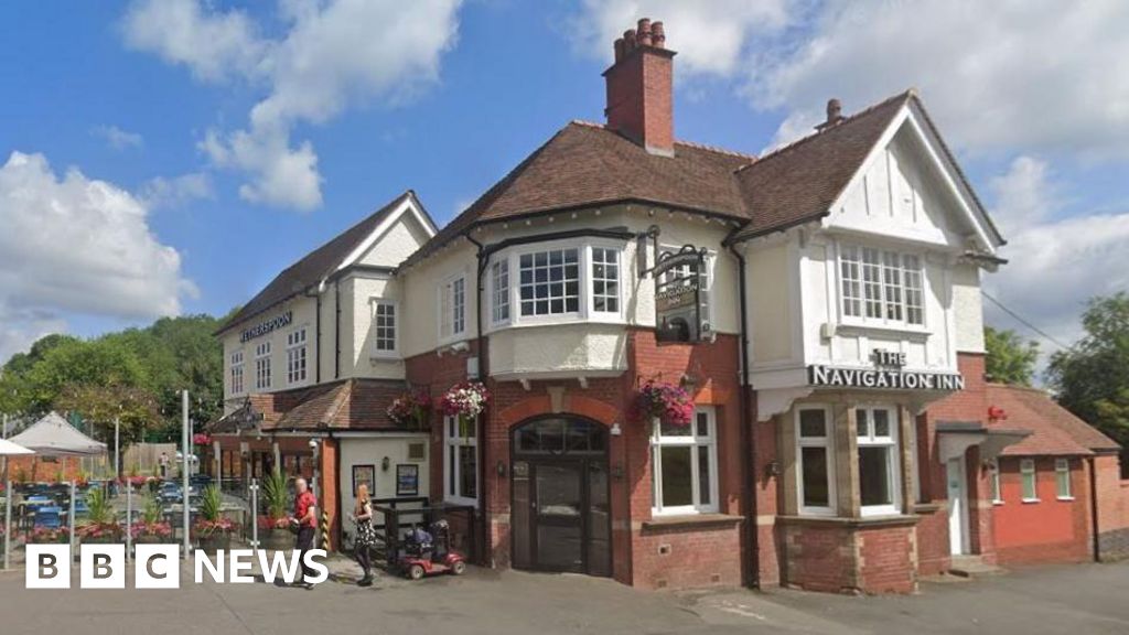 Kings Norton Wetherspoons pub stabbing leaves three in hospital
