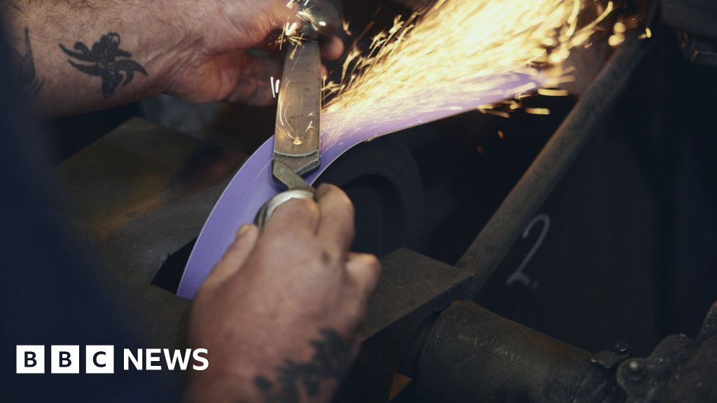 bbc.co.uk - MaryLou Costa - Manufacturing: How trainees combine tech and age-old skills