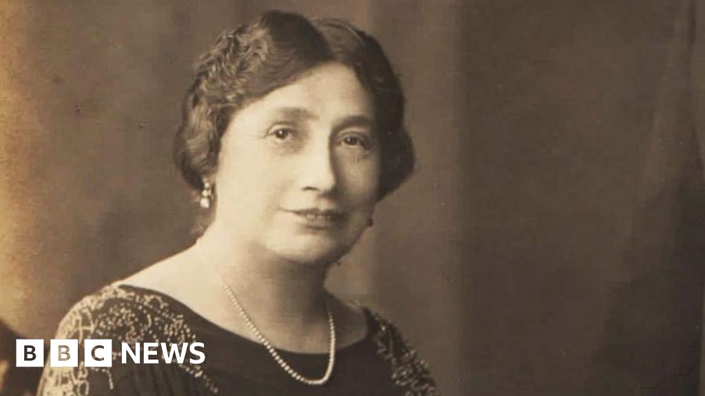 Independent cinema founder honoured with plaque