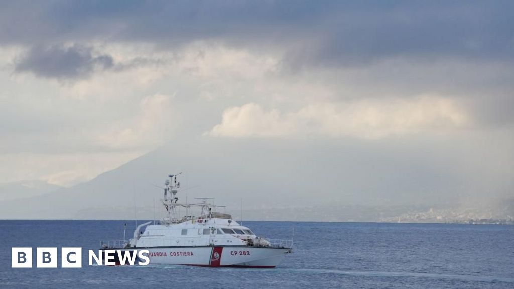 Sicily wreck: Why did Bayesian yacht sink in 16 minutes?