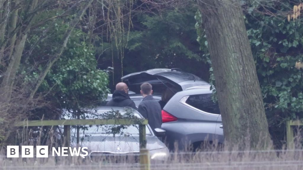 Watch: Vehicles arrive at Sandringham Estate