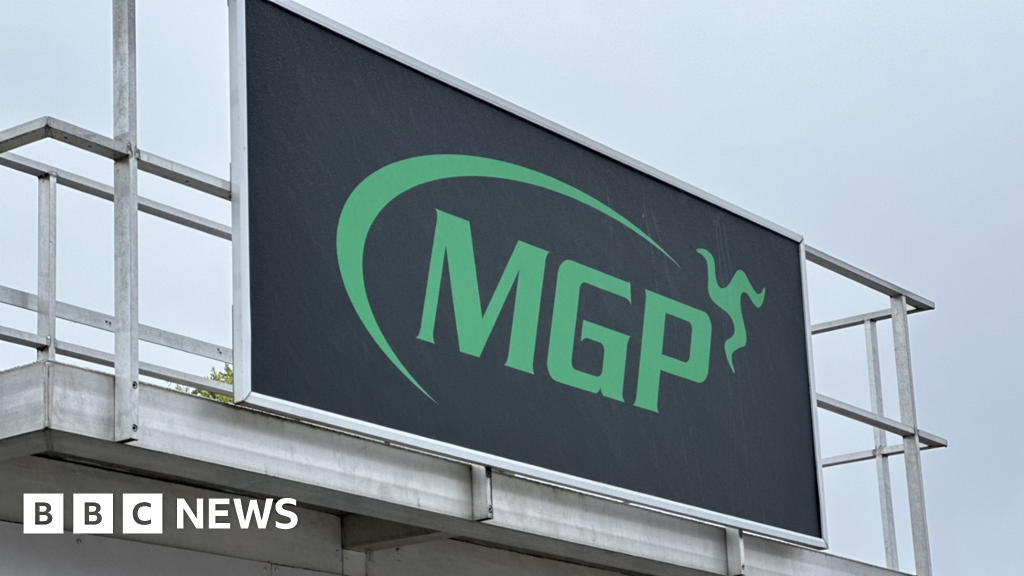 Final day of 2024 Manx Grand Prix racing delayed by wet roads