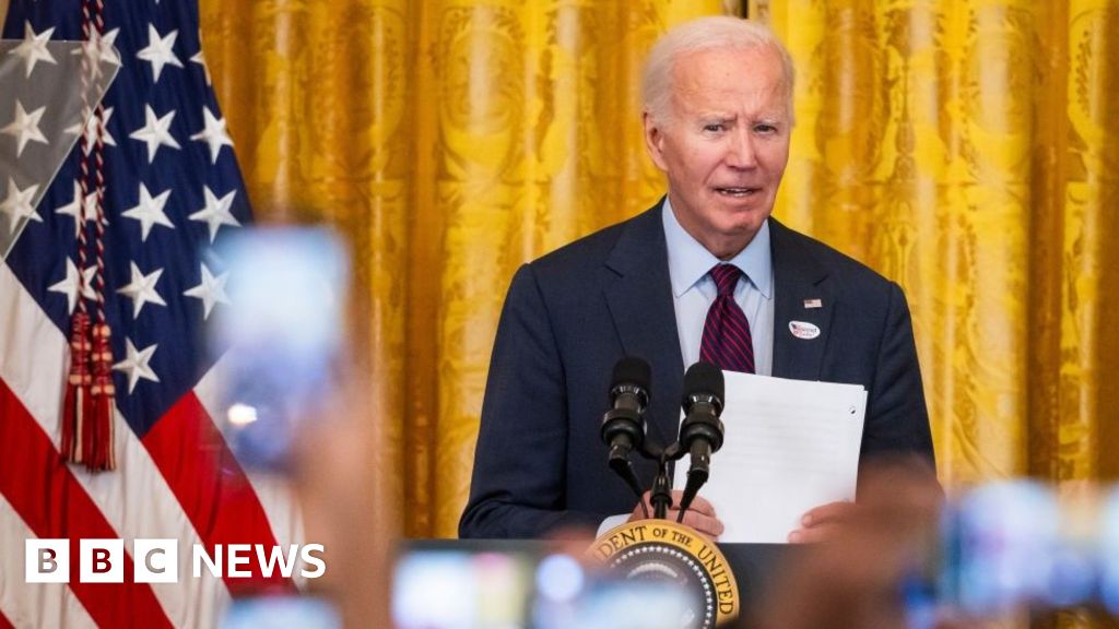 Biden clarifies ‘garbage’ comment after fresh US election row