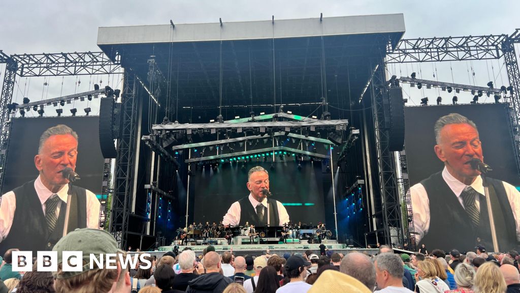 bbc.co.uk - Mark Simpson - Boucher Road Playing Fields: Council agrees to sports pitches