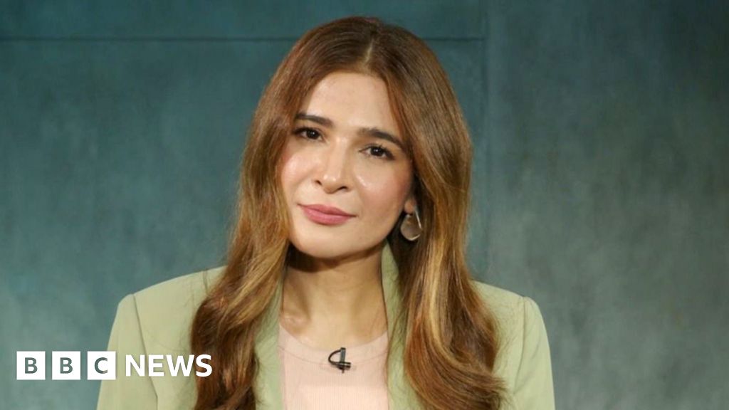 ليس الأمر متعلقًا بالتعري فقط، تحذر الممثلة – الواقع المعقد للصور والإساءة على الإنترنت