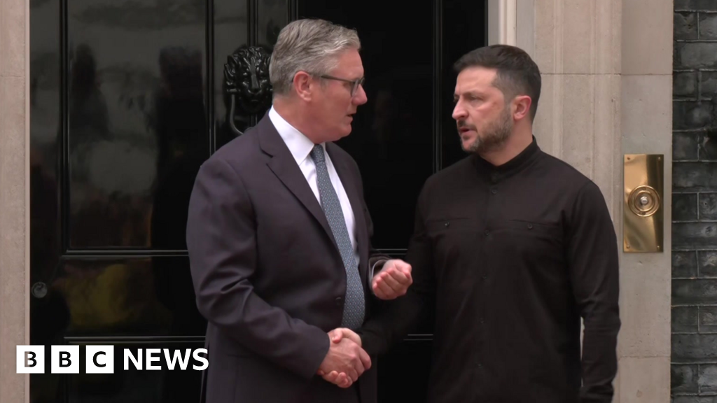 Starmer sees viable chance of Ukraine ceasefire as Zelensky visits London - BBC