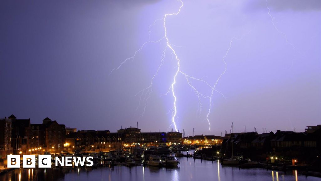 UK Thunderstorm Warnings for Sunday