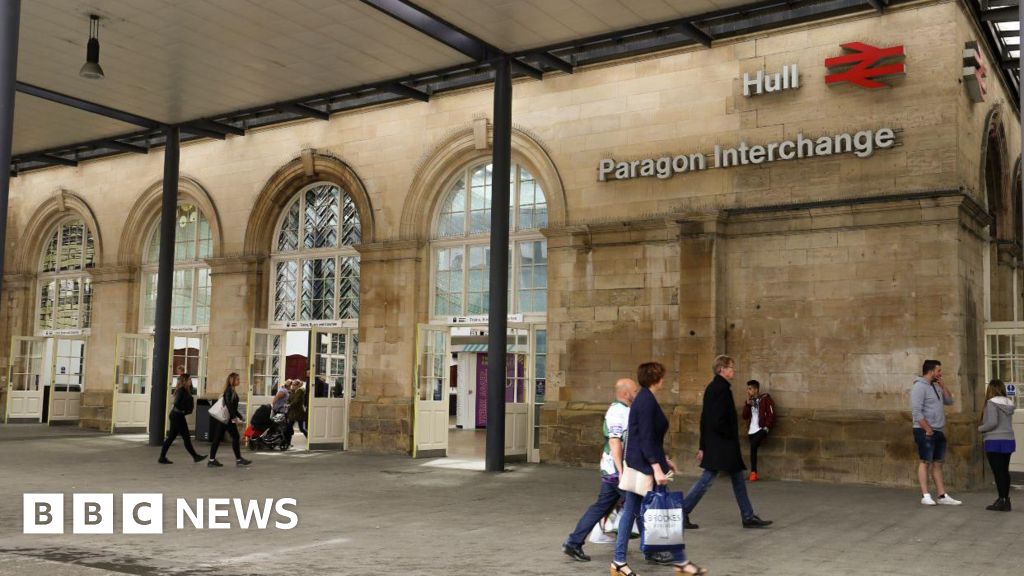 TransPennine Express Donates 70 Abandoned Bikes Hull Charity for Refurbishment