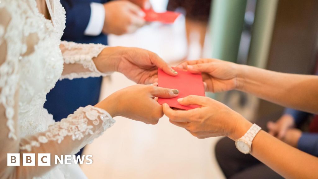 Man jailed for stealing ,000 from wedding reception in Singapore