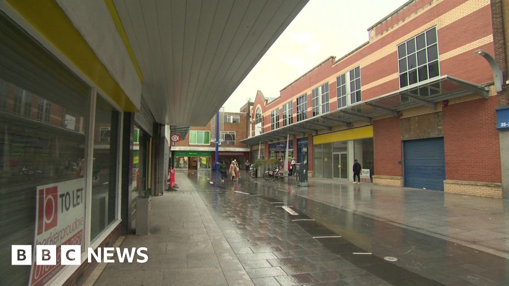Preocupación por las tiendas vacías de Ellesmere Port tras la dimisión de Poundland