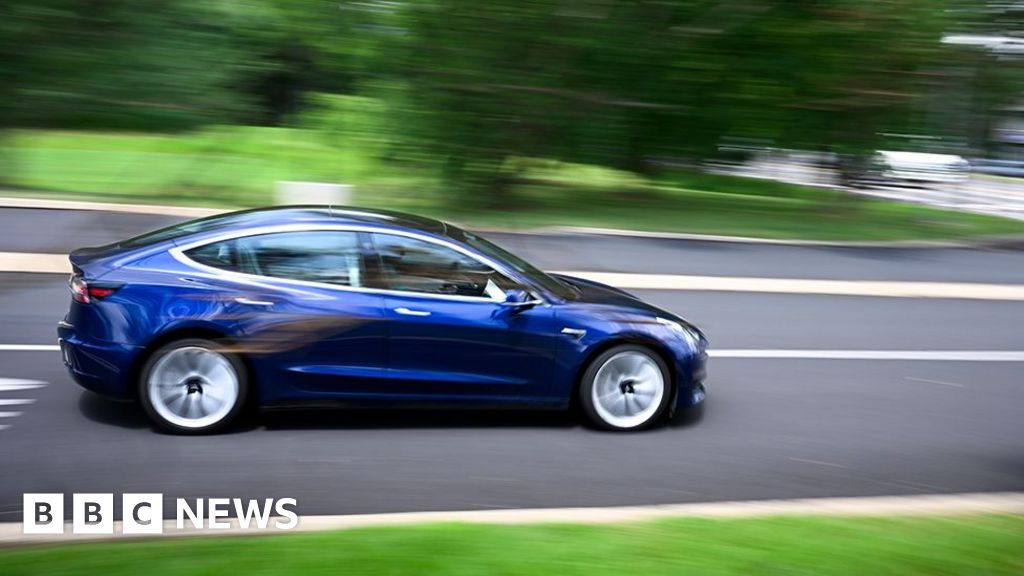Tesla investigated over self-driving cars on wrong side of road