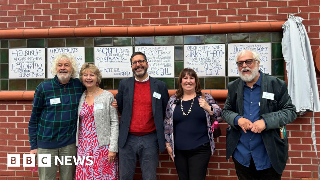 Organ donor mural in Manchester a 'comfort' say bereaved families