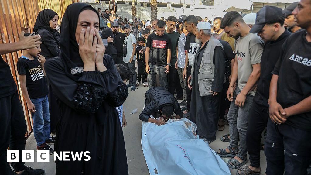 31 killed in Israeli tank fire near Gaza aid centre, health ministry says
