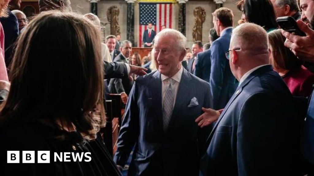 King gets ovation for speech hailing importance of UK and US partnership