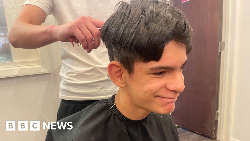 Charity brings in barbers ahead of new school year