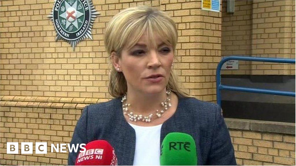 High-ranking officer suspended in data probe - BBC