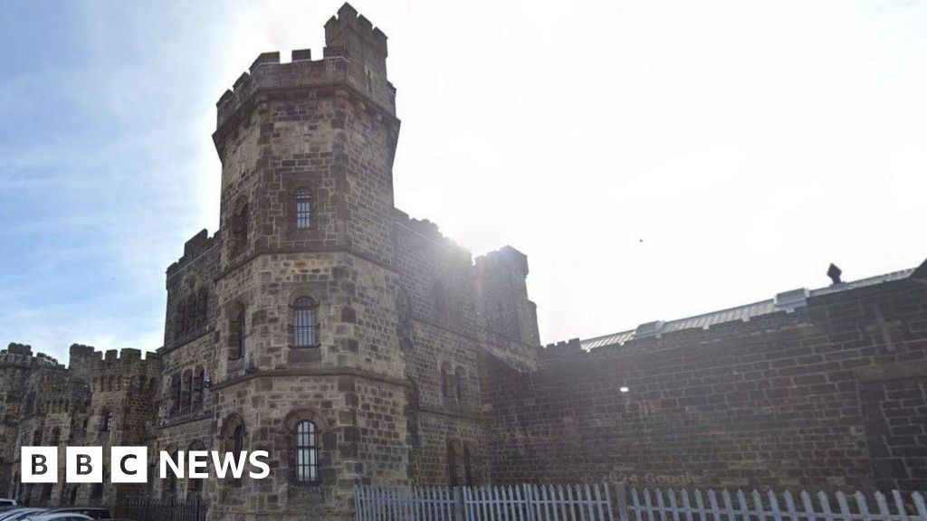 Leeds terror suspect died in prison, inquest hears