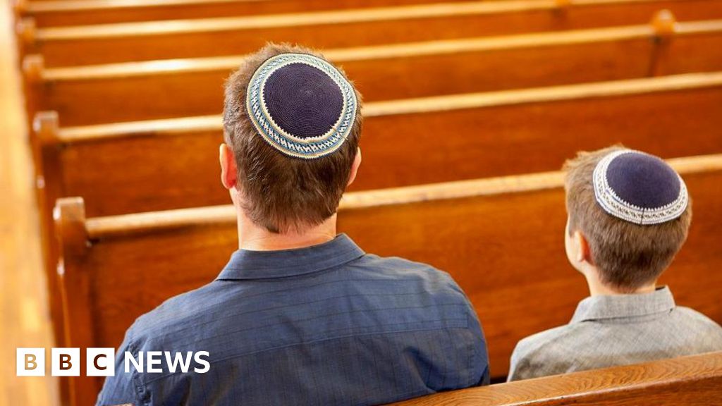 UK antisemitic hate incidents surge in 2024, says charity