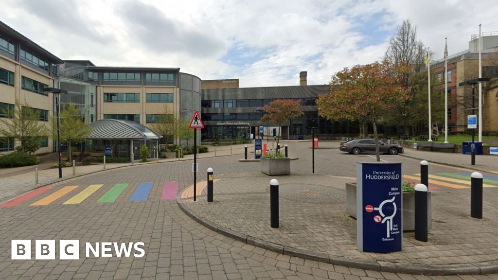 University of Huddersfield to cut 200 jobs and axe courses